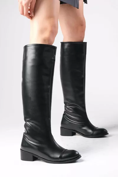 حذاء ركوب نسائي من الجلد الصناعي الرقيق مبطن بالفرو، بدون سحاب، باللون الأسود من ماركة Parley