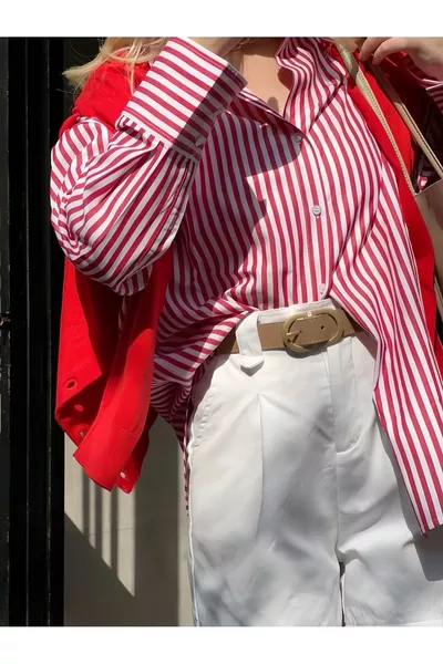 قميص مقاس كبير مخطط بألوان عنابي 