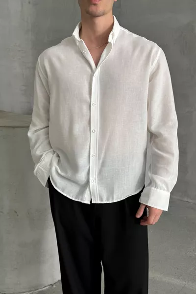 قميص رجالي بتصميم فضفاض ومظهر كتان