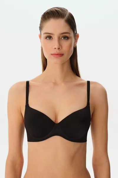 Лазерно изрязана безшевна сутиен с повдигащ ефект