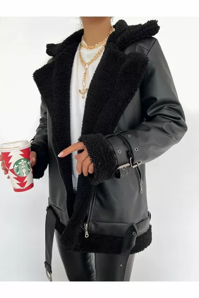 Женская чёрная удлинённая оверсайз байкерская куртка из искусственной кожи с чёрным мехом