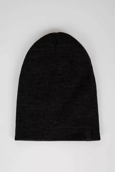 قبعة صغيرة أساسية للتريكو للرجال wn