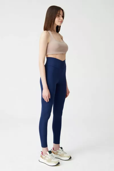 Темно-синий крест на талии с подробным конвертом