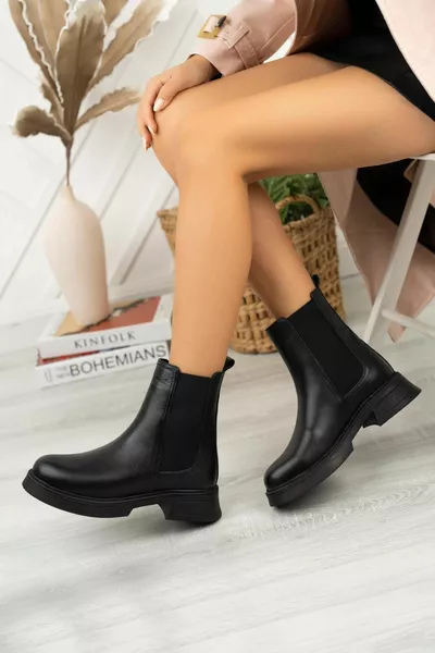 أحذية نسائية عادية من جلد طبيعي 