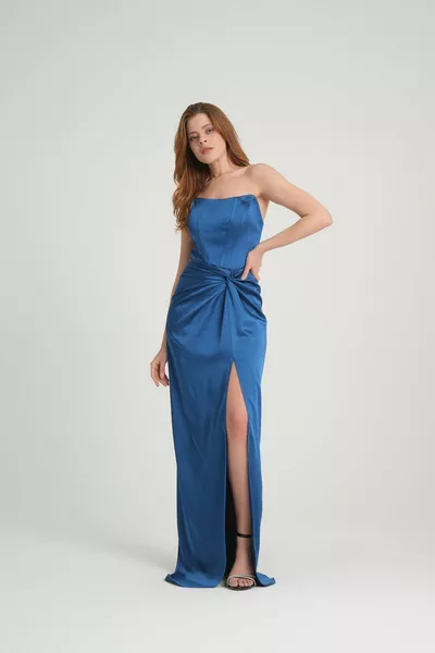 Femmes Satin Straptes Armatures Noeud Détaillé Fente Longue Satin Doublée Mariage Invitation Robe de Soirée