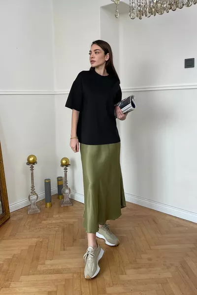 Rock aus elastischem Satin - Khaki