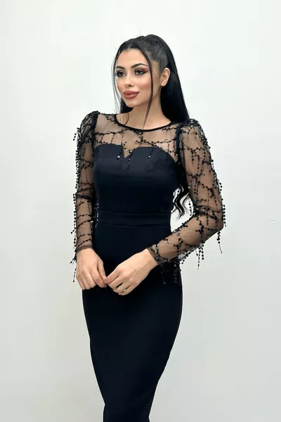 فستان مزدوج من القماش بشرابات بالترتر - أسود