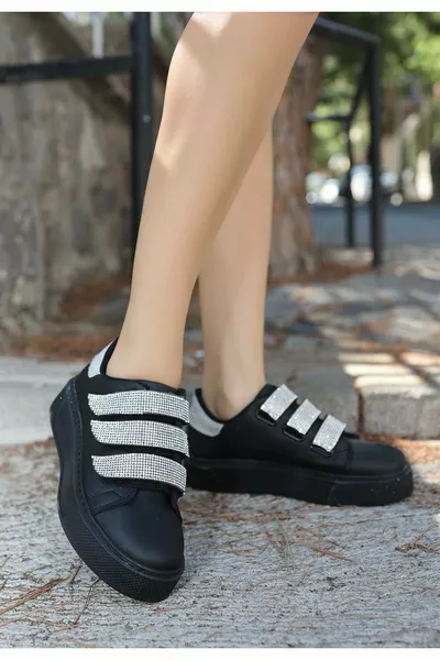 Yebta Black Skin White Embroidered Sneakers