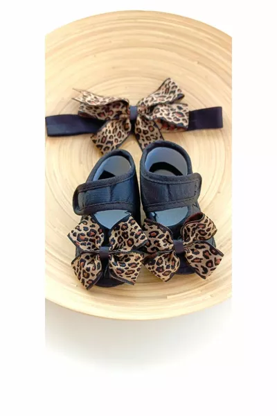 طفلة ليوبارد الجوارب القوس ومجموعة باندانا