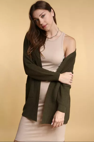 Дамска трикотажна жилетка в цвят каки за сезон