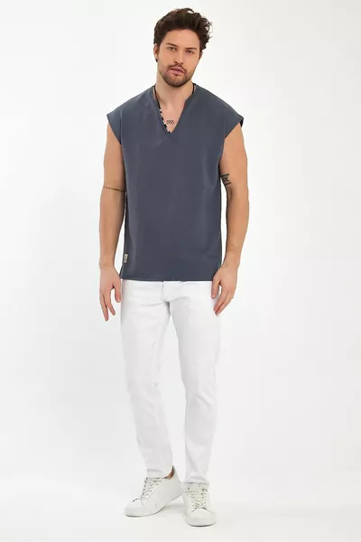 T-shirt oversize a maniche corte con scollo a V profondo, taglio comodo, in doppio filo