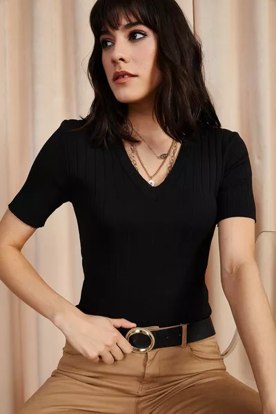 Women's Black V-Neck Summer Knit T-Shirt 