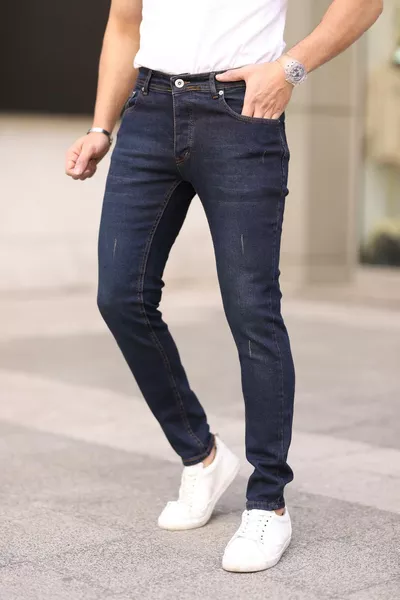 بنطلون رجالي بقصة ضيقة مع ليكرا باللون البني الغامق وتفاصيل الأزرار