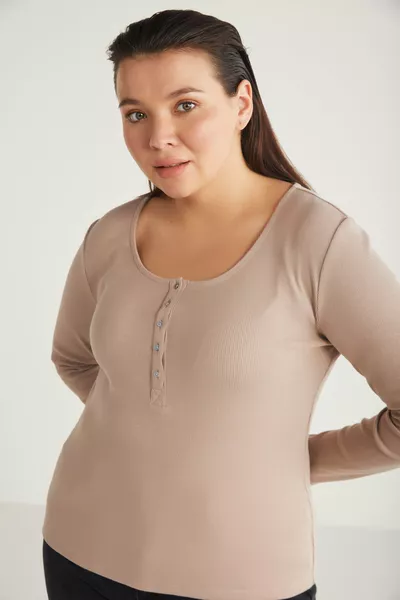 Zazanabb Women's Ribbed Look Body-Hugging Deep Round Neck Button-Up Pink Plus Size Blouse