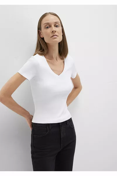Beyaz Basic V Yaka Tişört Fitted / Vücuda Oturan Kesim 