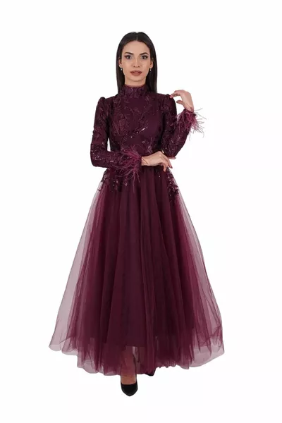 Сливово перо Подробна вечерна рокля от тюл с пайети