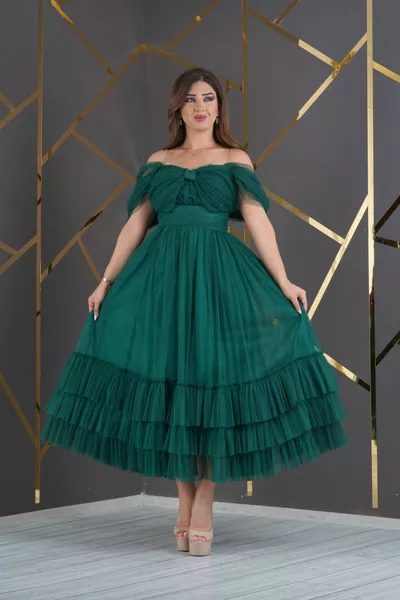 Tül Tasarım Omuz Göğüs Dekolteli Eteği Kat Kat Uzun Abiye