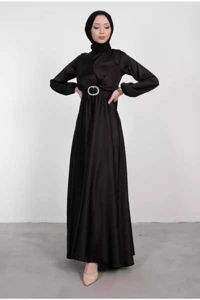 فساتين سهرة محجبة بحزام مع تفاصيل متقاطعة