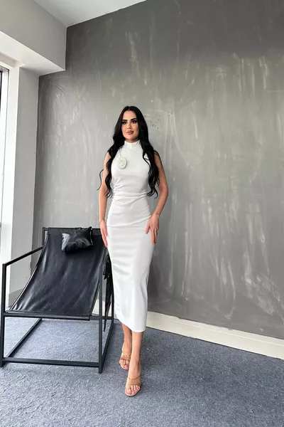 Turtleneck Rose Detailed Slit Dress