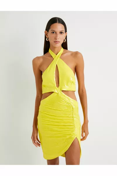 Mini-robe à paillettes à fenêtre détaillée