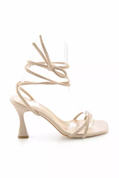 كعب كلاسيكي نسائي بيج 