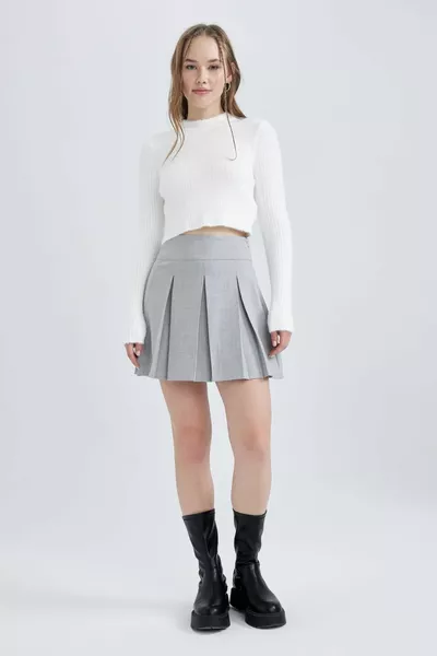 Coool تنورة قصيرة مطوي au