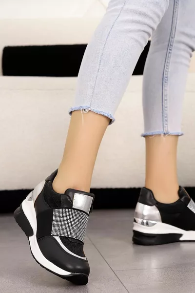 TYR  حذاء رياضي مطاطي بتفاصيل الحجر