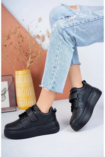 Poly Sole Schwarze Velcro Sneakers