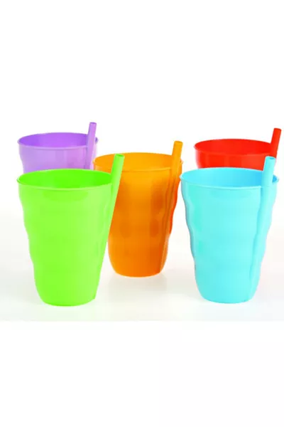 Glas mit 3 Trinkhalmen