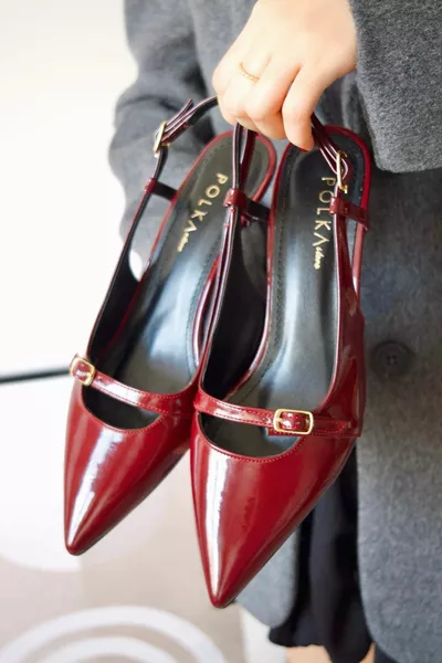 وحيد وأشار اصبع القدم حزام واحد مشبك بورجوندي براءات الاختراع الجلود الكرز الأحمر الكعب أحذية نسائية