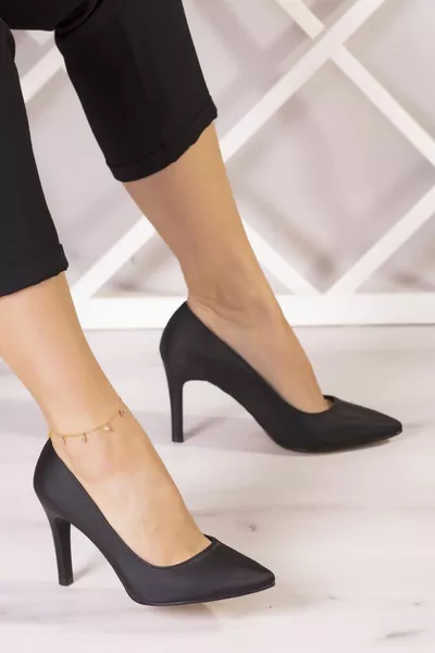 Gowa Plus Schwarzes Satin-Abendkleid Stiletto 9 cm.