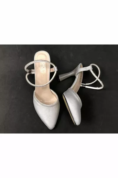 EVENING SHOES WITH CLOSED FRONT STONES AND OPEN BACK HEELS