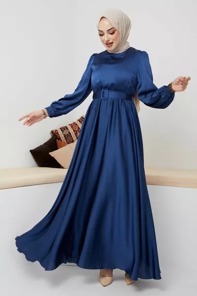 Расклешенное вечернее платье с поясной фурнитурой K. Indigo 