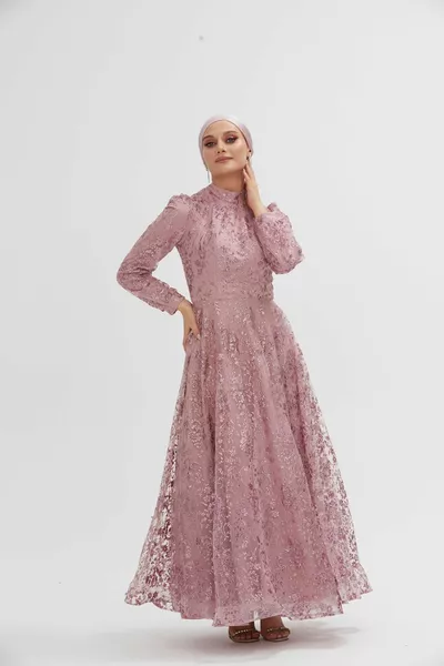 Abendkleider aus Glitzerspitze