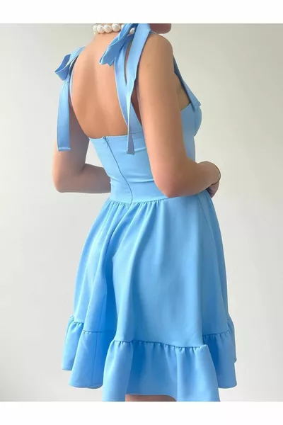 المرأة مصغرة التخرج أطلس اللباس