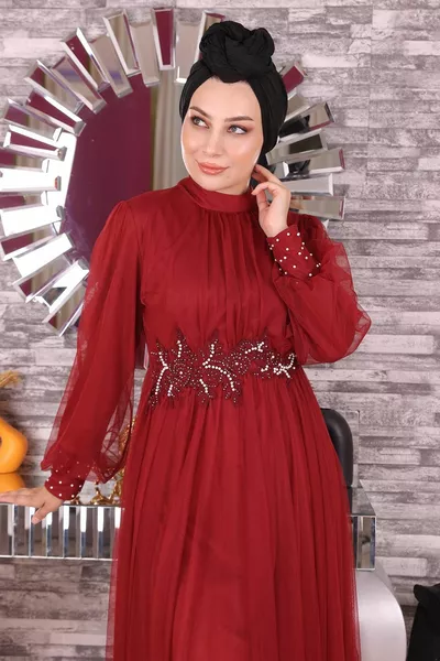 Abito da sera in tulle con dettagli in pizzo perlato Borgogna 