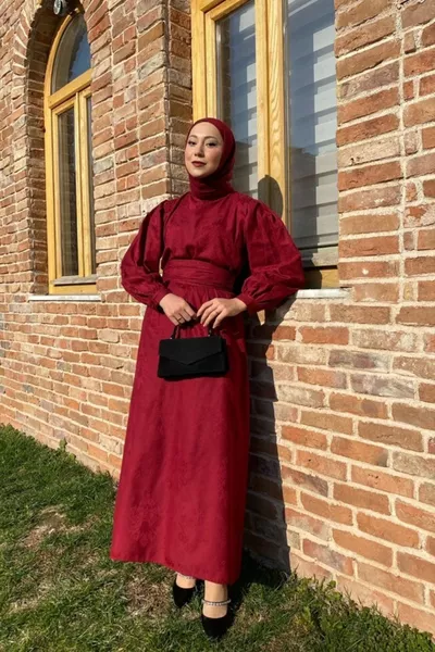 Burgunderfarbene Jacquard-Abendkleider