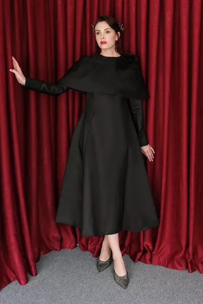 أسود رقيقة التفتا مساء اللباس