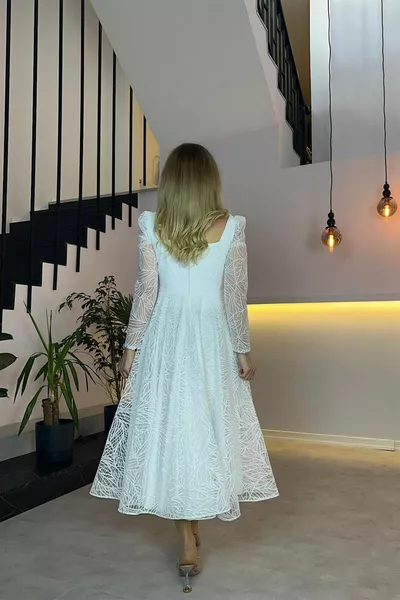  خط العنق مربع بريق ميدي طول تصميم اللباس الأبيض