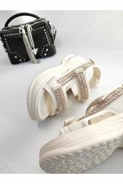 ДАМСКИ САНДАЛИ С ВНОСНИ КАМЪНИ