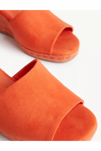 Straw Detailed Wide Fit Padded Heel Shoes