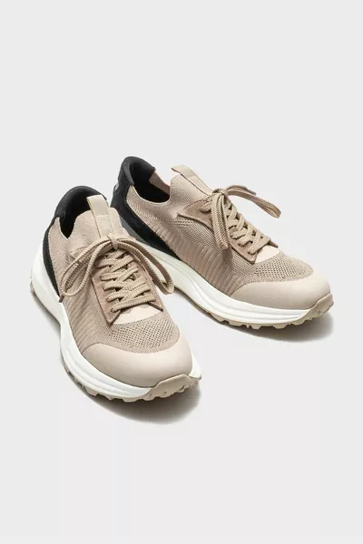 أحذية رياضية رجالية من المنك