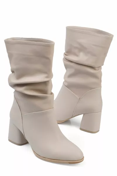 أحذية نسائية مستديرة