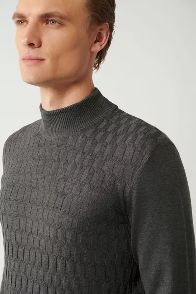 Dunkelgrauer Herren-Strickpullover Halber Rollkragenpullover Strukturierte Baumwolle mit normaler Passform 