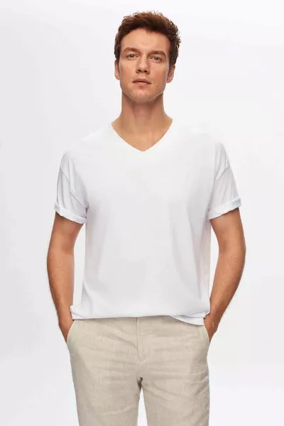 Weißes T-Shirt aus  % Baumwolle mit V-Ausschnitt