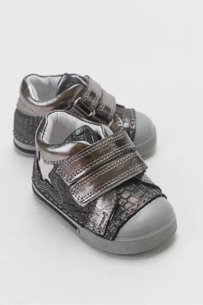 بنات البلاتين جلد طبيعي الخطوة الأولى أحذية عارضة