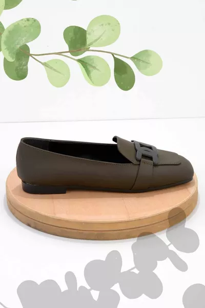 حذاء لوفر نسائي كاكي غير لامع 