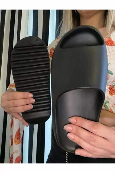 Pantofole Yeezy Slide nere unisex