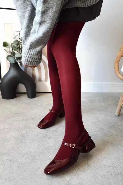 المرأة أودري بورجوندي براءات الاختراع الجلود مفتوحة الظهر مربع اصبع القدم قبعة صلبة قصيرة كتلة الكعب الكرز الأحمر أحذية