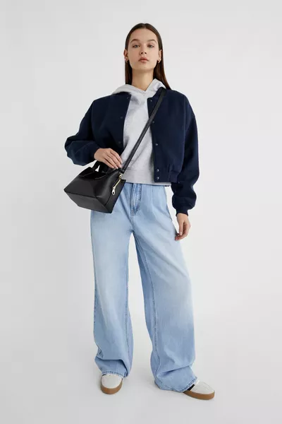 حقيبة حمل صلبة